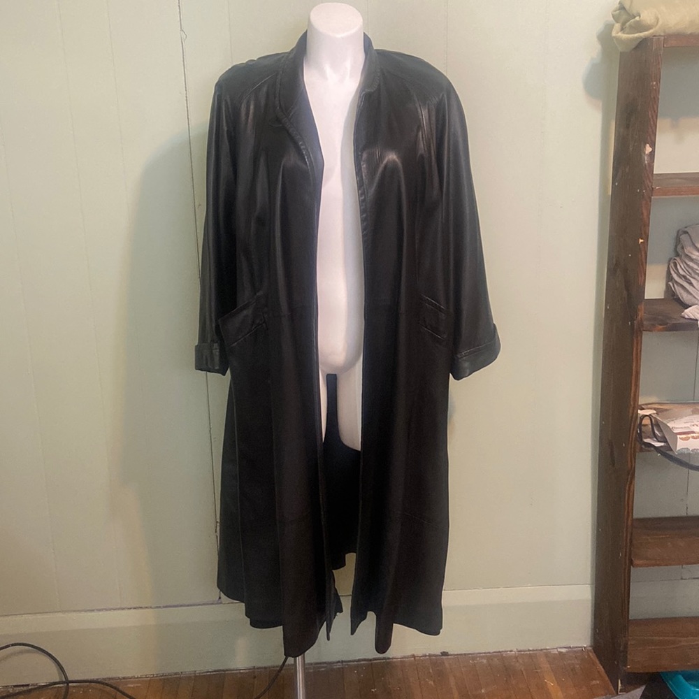 Long women’s leather jacket